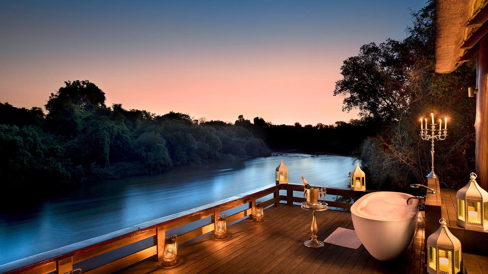 Royal Chundu Zambezi River Lodge