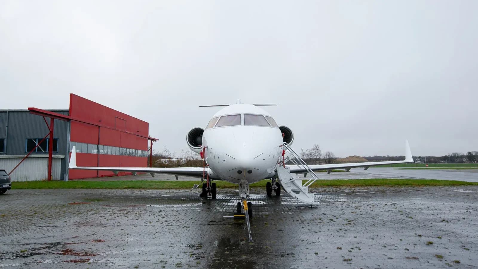 bombardier-challenger-604