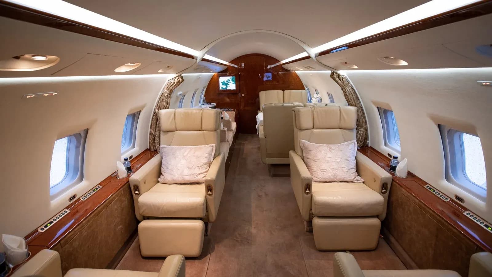 bombardier-challenger-604